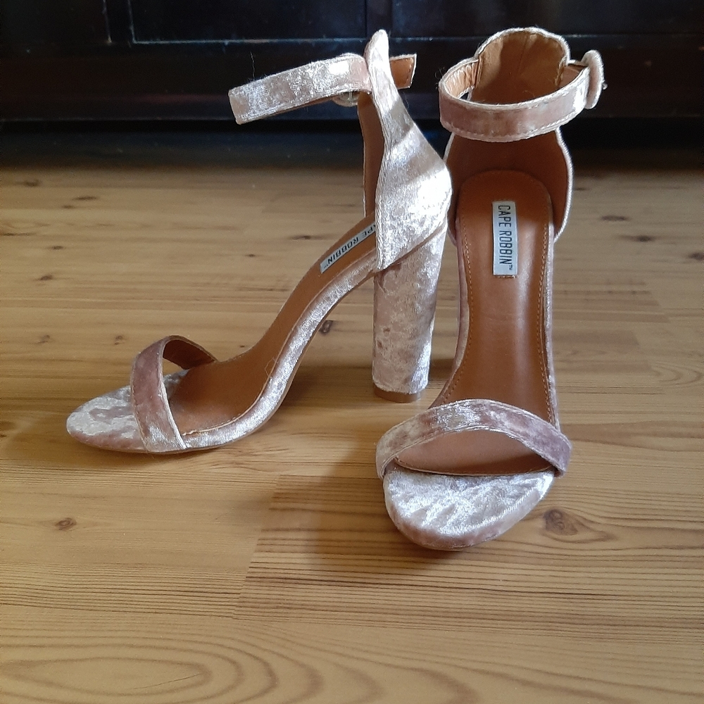 Pink velvet heel shoes, sz8